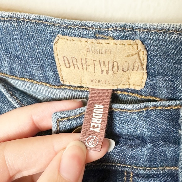 Driftwood Denim Audrey Jeans Floral Embroidered Peacock 26 - Picture 5 of 8